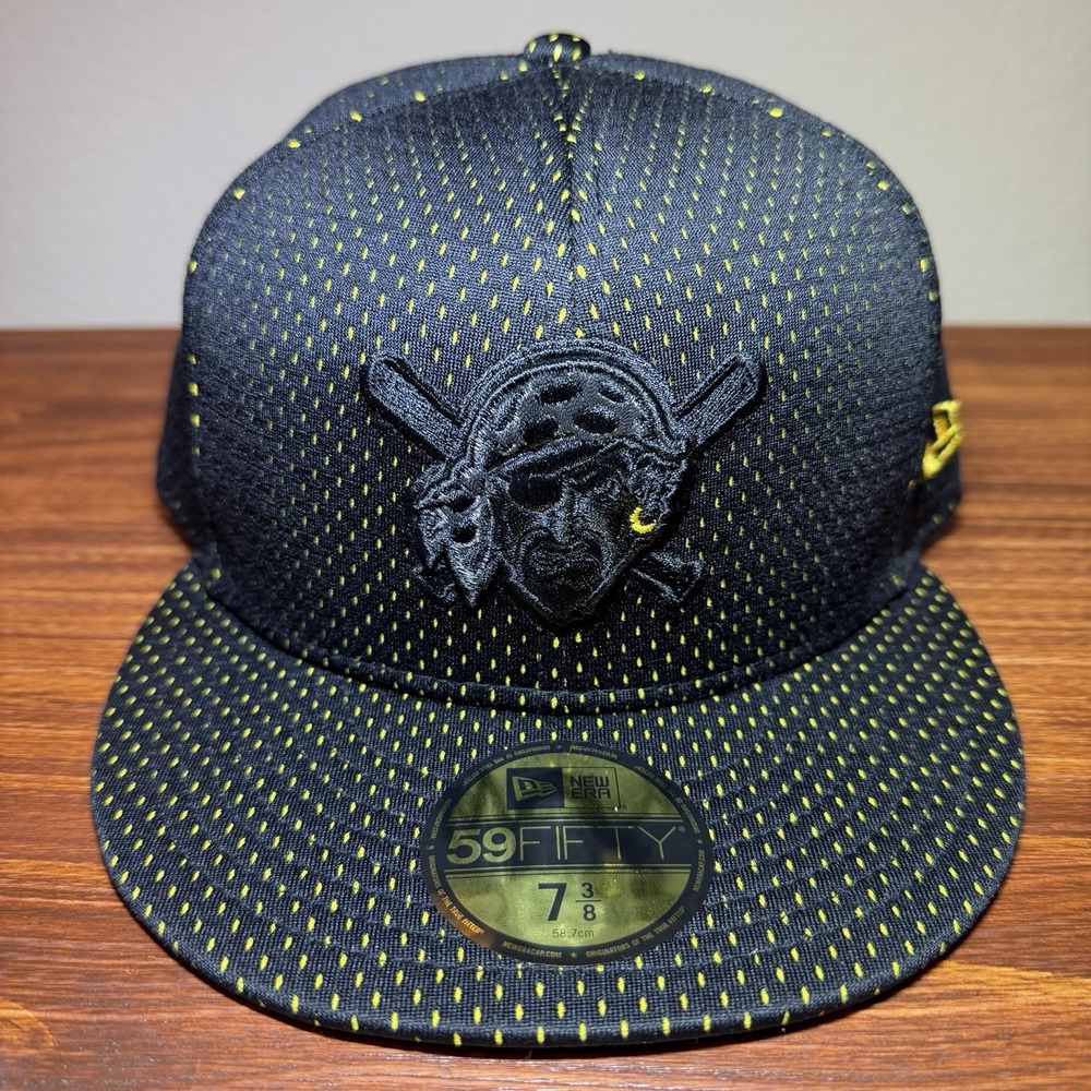 New Era Pittsburgh Pirates 59Fifty Mesh Fitted Cap Hat Size 7 3/8 Black Yellow